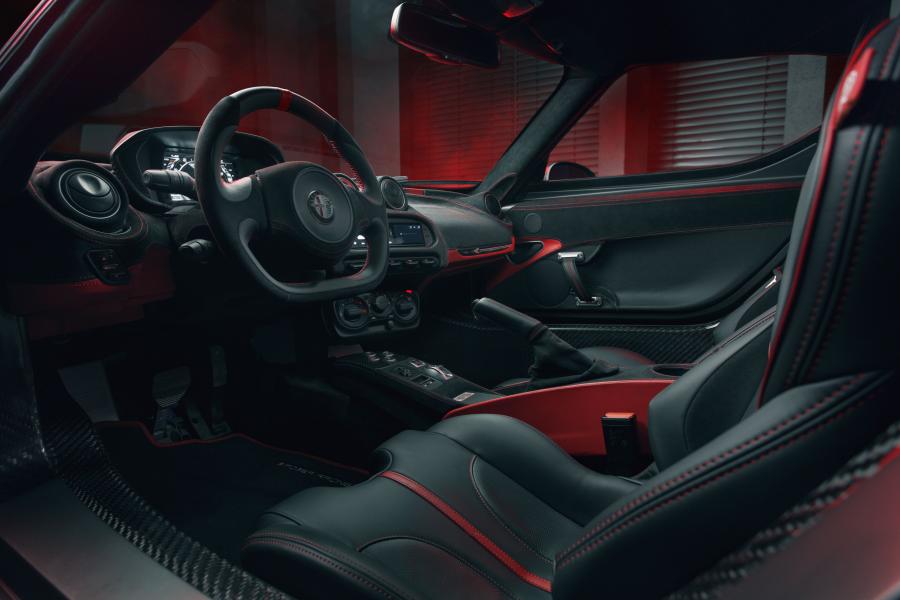Интерьер Alfa Romeo 4C Nemesis by Pogea Racing (000) 2018 года  (фото 4 из 7)